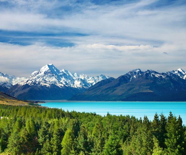 nz-south-mount cook mountain range