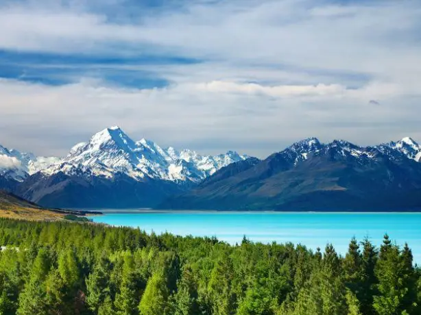 nz-south-mount cook mountain range