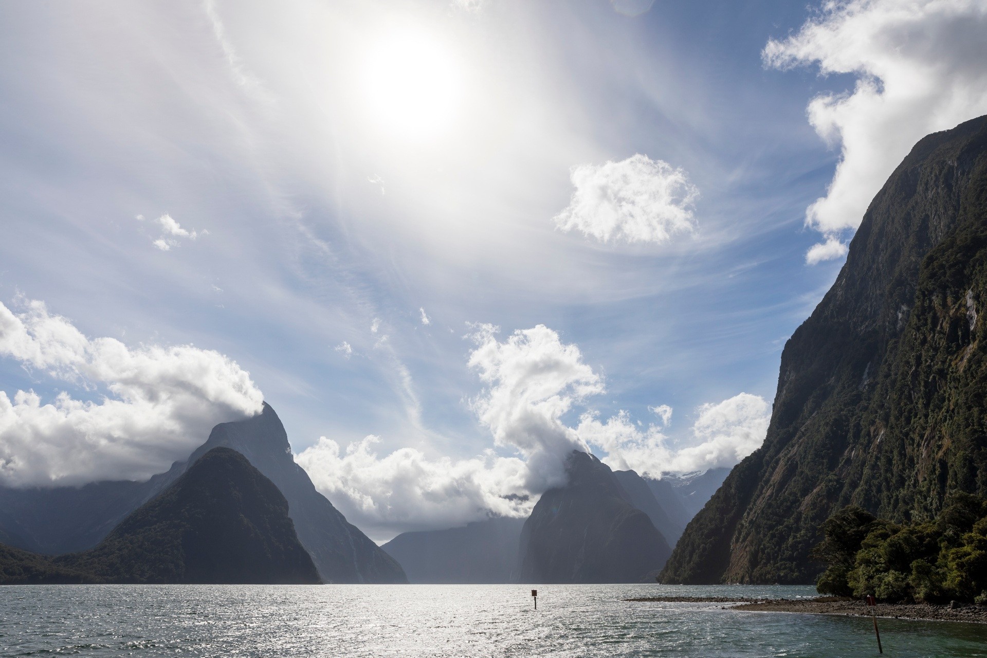 nz-south-fiordland national park-milford sound