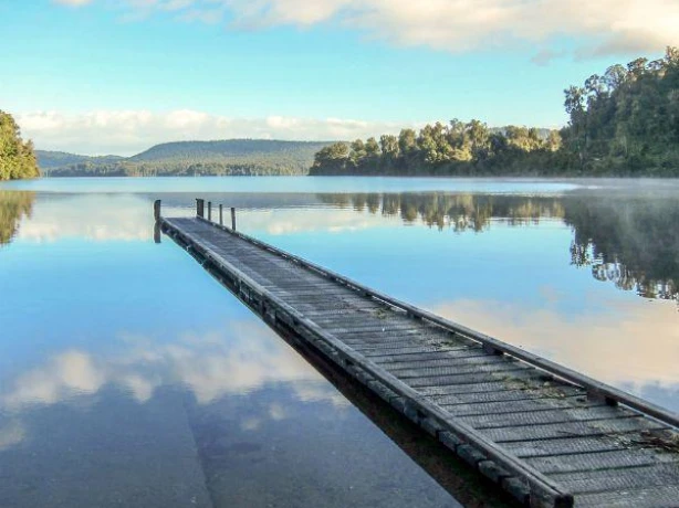 Nz south lake mapourika