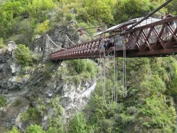 nz-south-queenstown-bungy jump-kawarau bridge