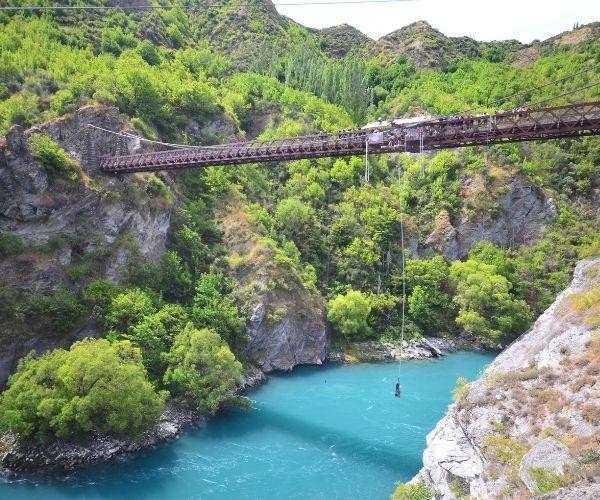 nz-south-queenstown-bungy jumping-kawarau bridge-adrenalin