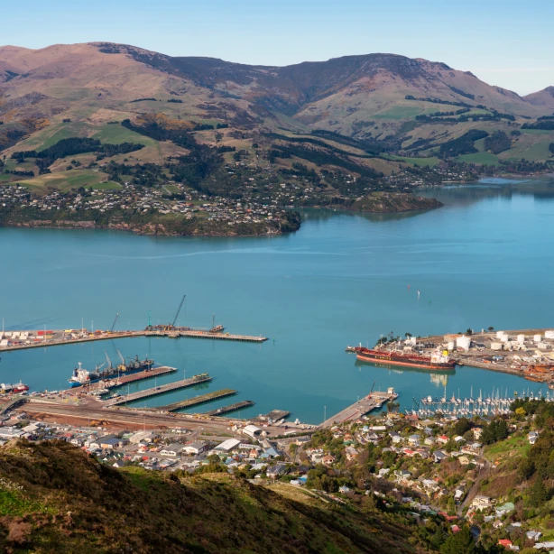Ee blik van bovenaf op de haven van Christchurch