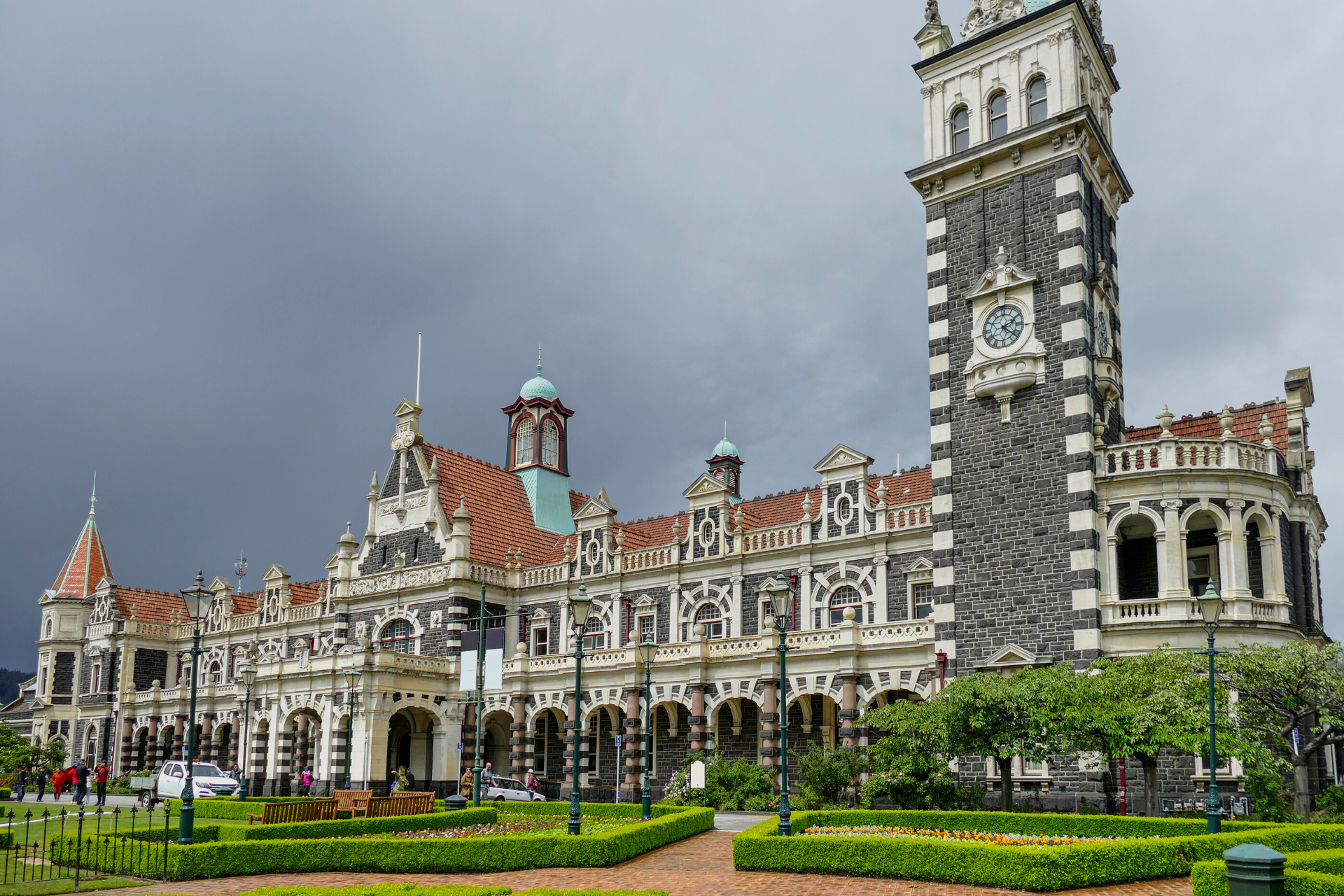 Newzealand south dunedin trainstation