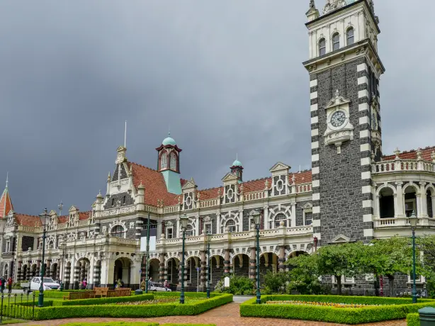 Newzealand south dunedin trainstation