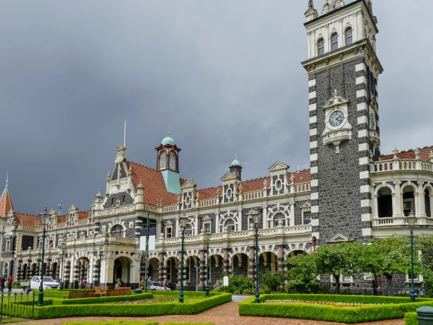 Newzealand south dunedin trainstation