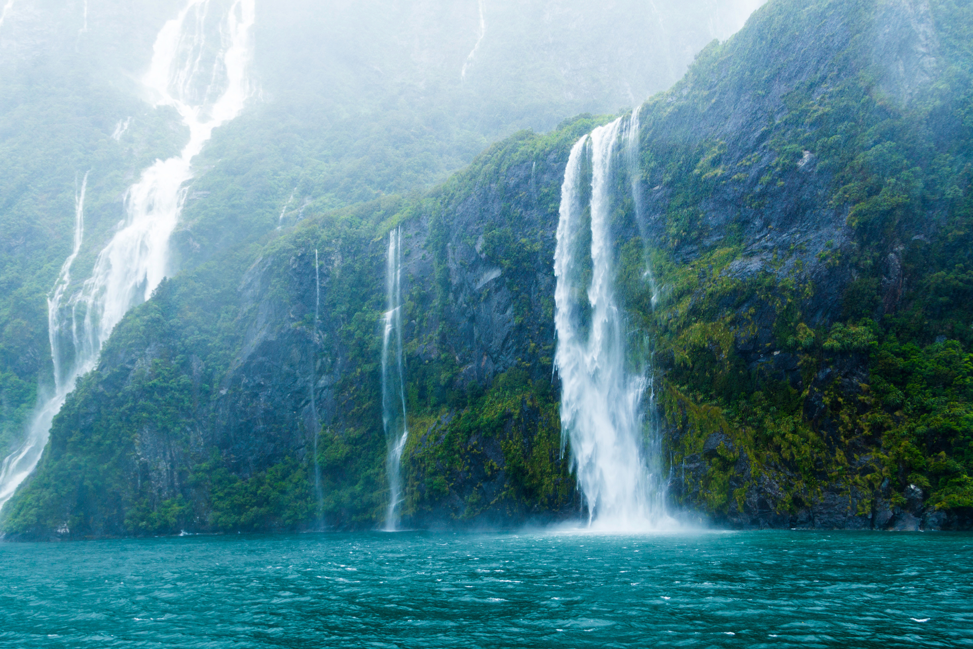 Newzealand south fiordland waterfalls1