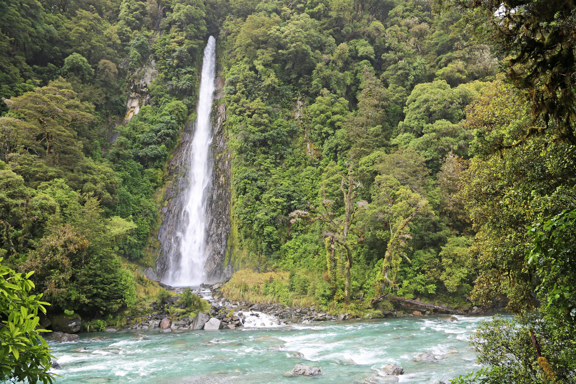 Newzealand south mountaspiring thundercreekfalls