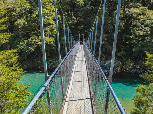 Newzealand south mountaspiring bluepools