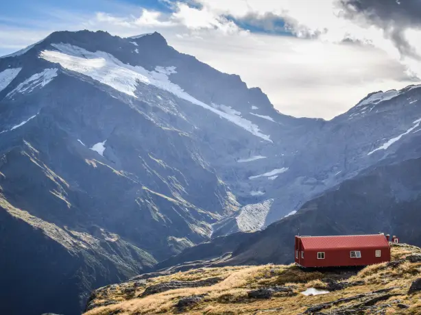 Newzealand south mountaspiring hut