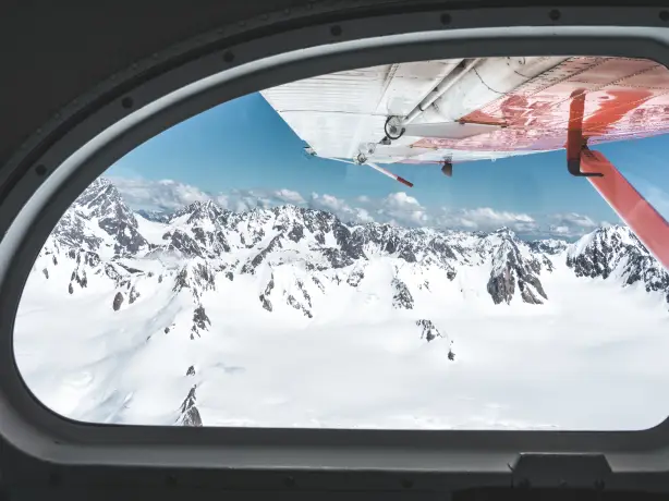 newzealand-south-mountcooknationalpark-airplane