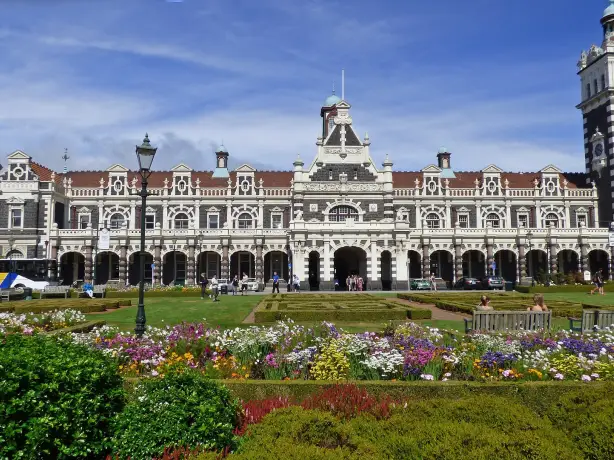 nz-south-dunedin-castle