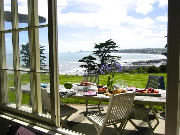 Nz taranaki ahu ahu beach villas terrace with view family very comfortable