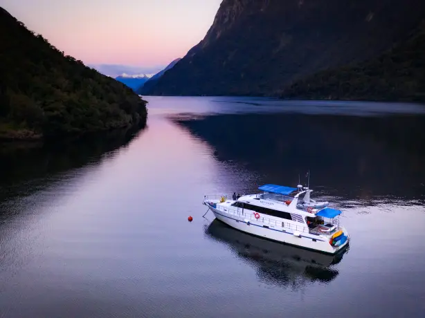 nz-south-fiordland-doubtful sound cruise sunset family header