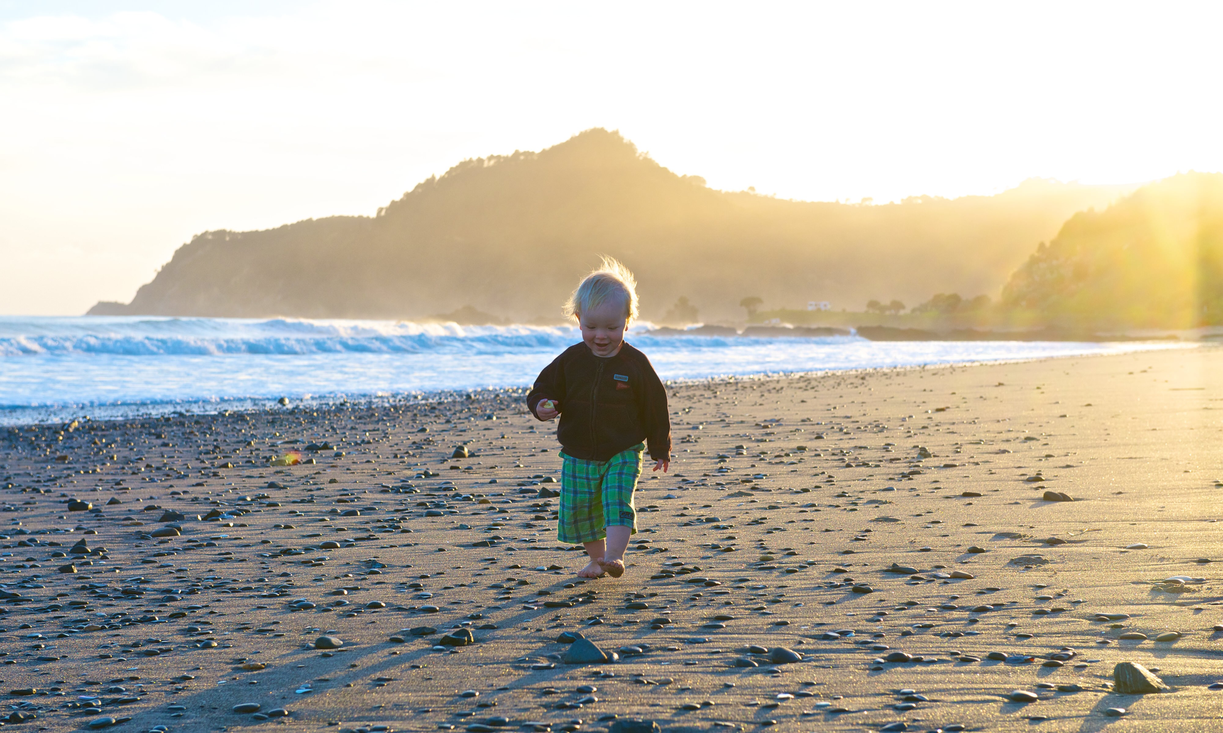 Nz coromandel young child beach family best travel time