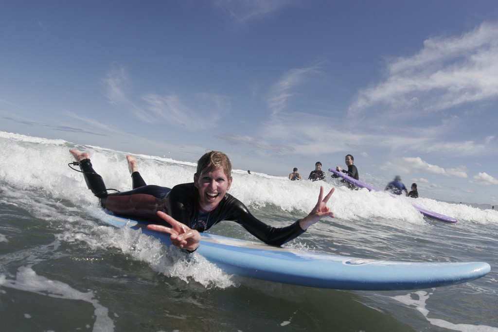 Nz raglan surf school 2 family active
