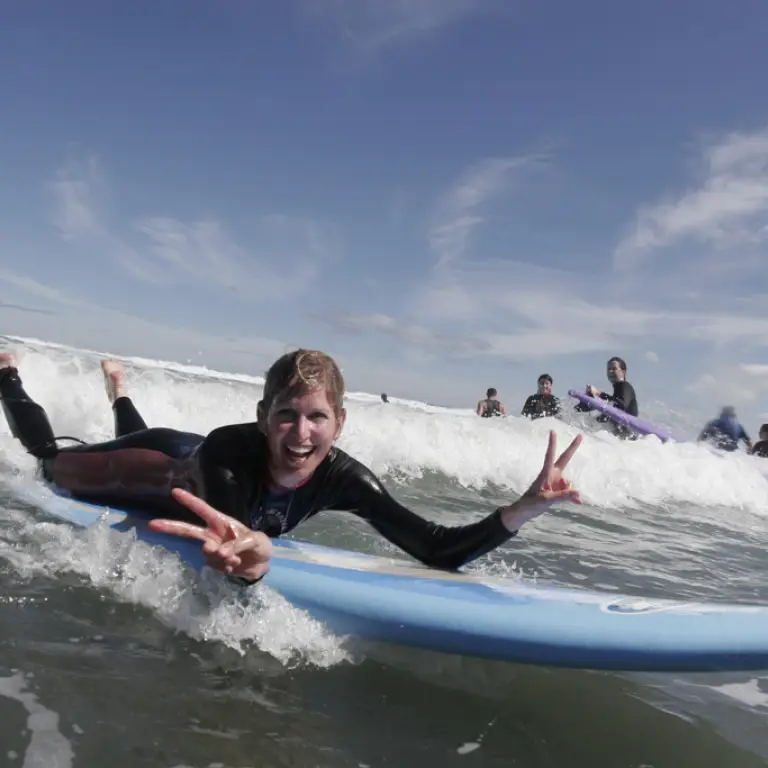 Nz raglan surf school 2 family active