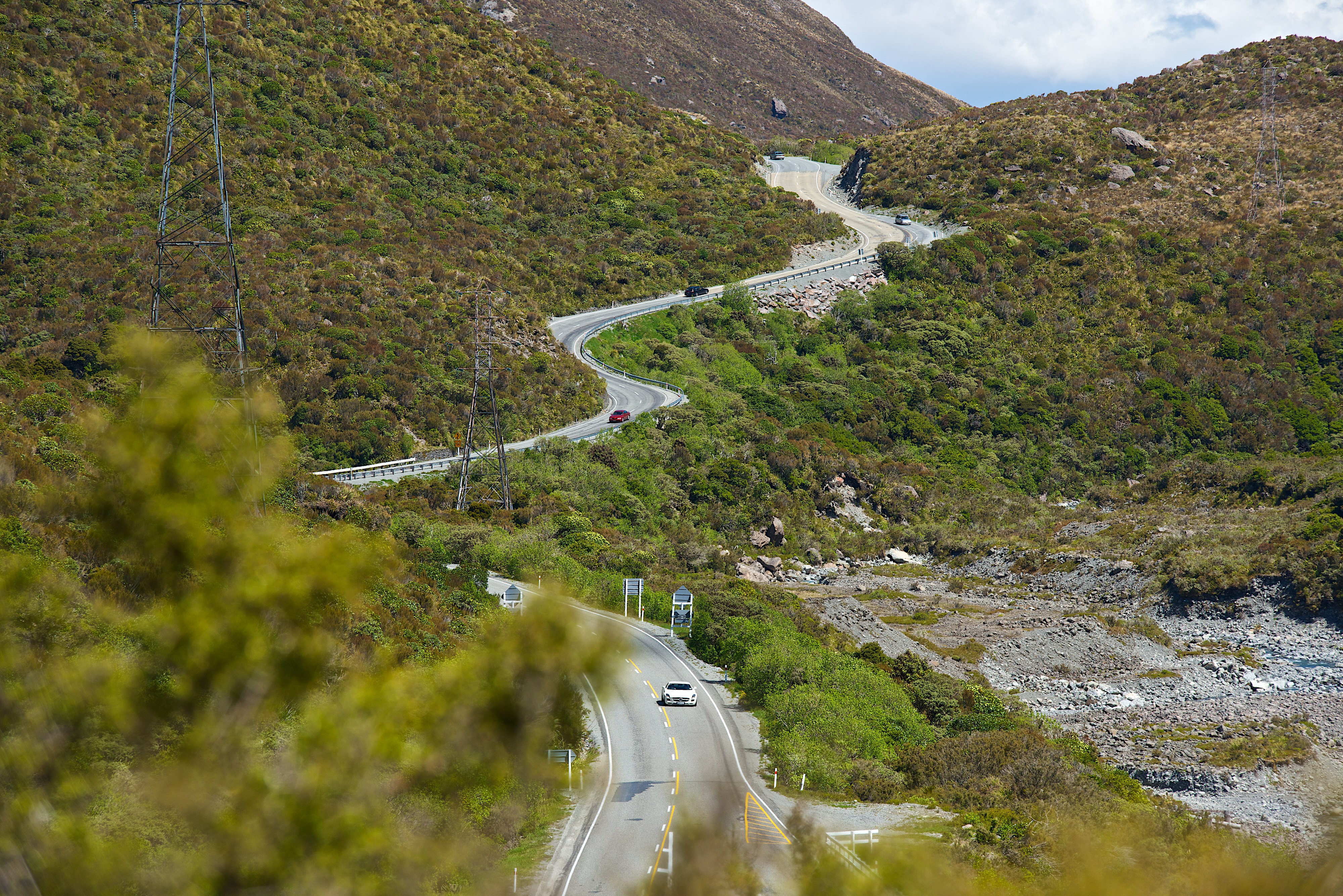 nz-south-arthur's-pass-car-road-traffic-curves.jpg
