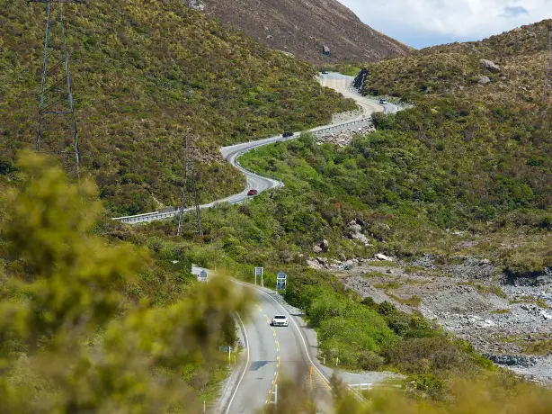 nz-south-arthur's-pass-car-road-traffic-curves.jpg