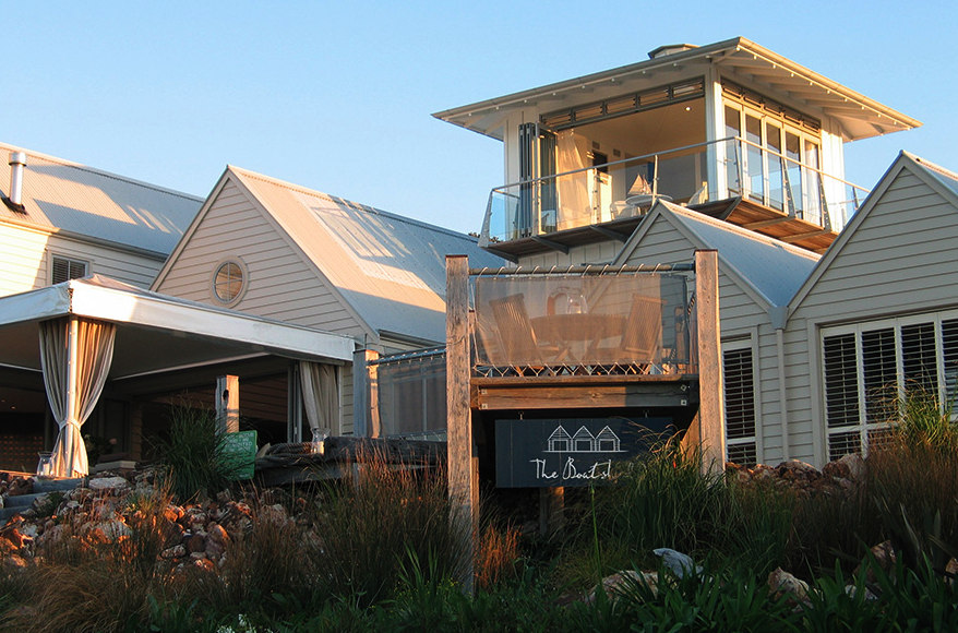 Nz waiheke island lodge outside view friends stays luxury