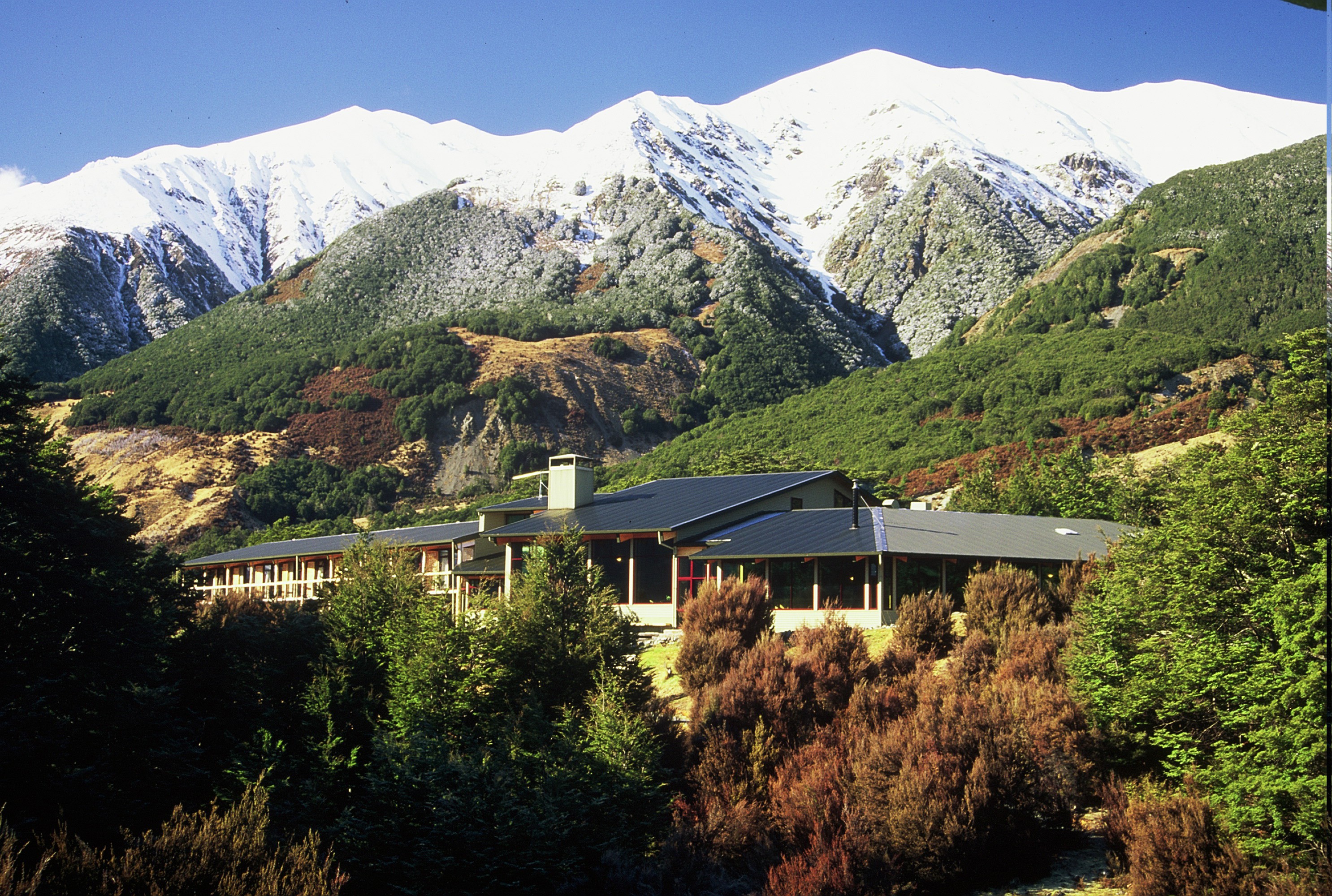 Nz arthurs pass lodge mountain nature view friends stays luxury