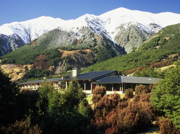 Nz arthurs pass lodge mountain nature view friends stays luxury