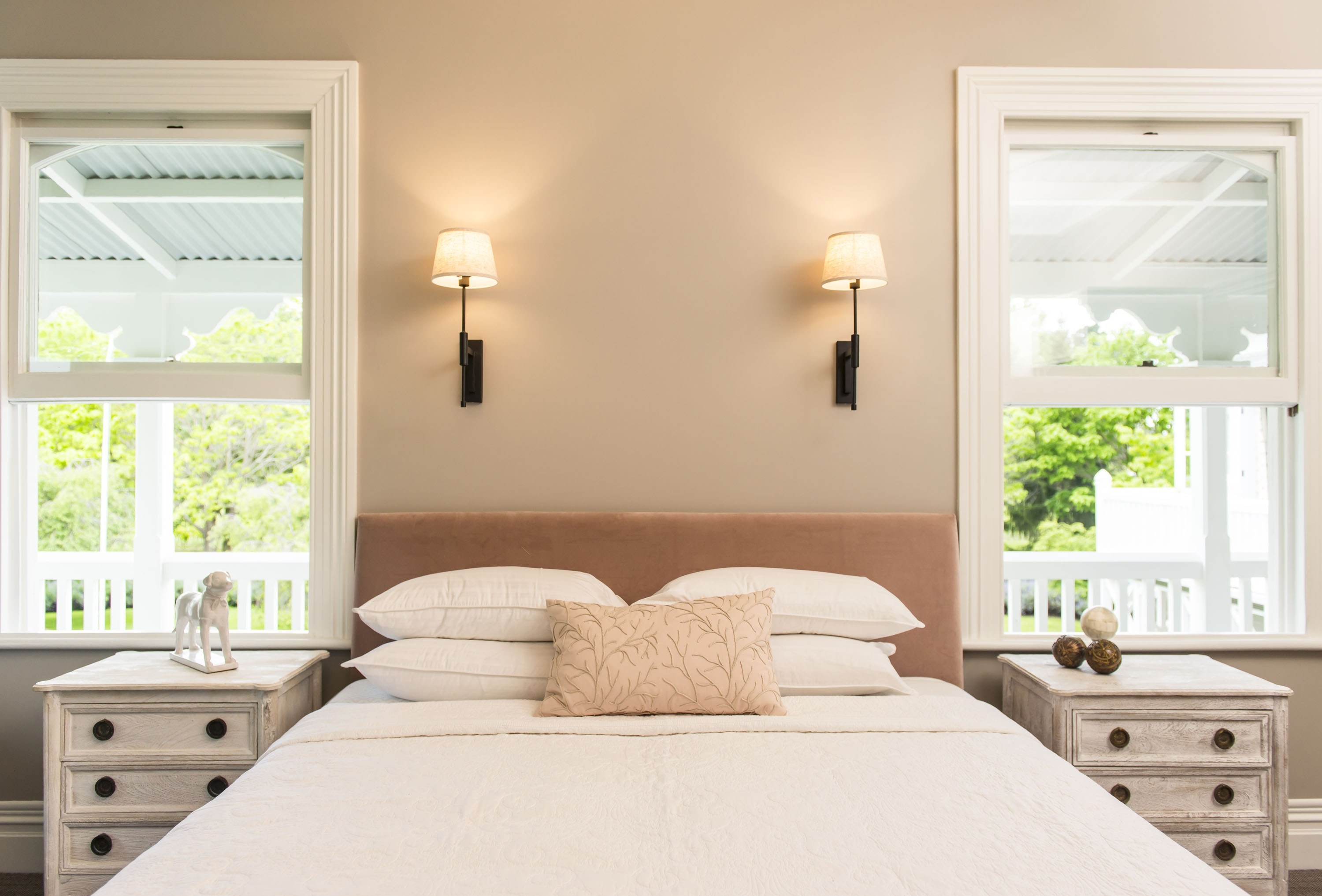 Nz marlborough lodge bedroom view solo stays luxury