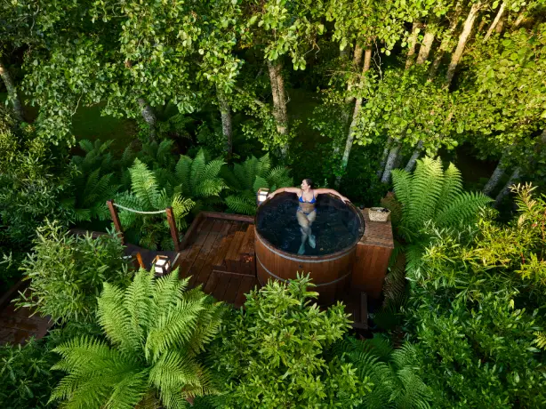 newzealand-north-rotorua-hottub