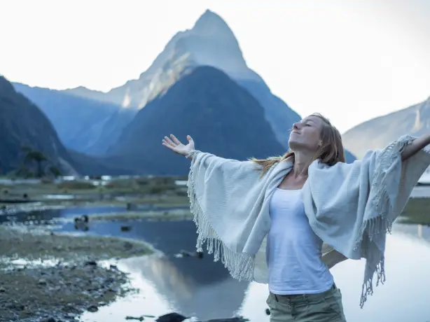 Newzealand south milfordsound solotraveller