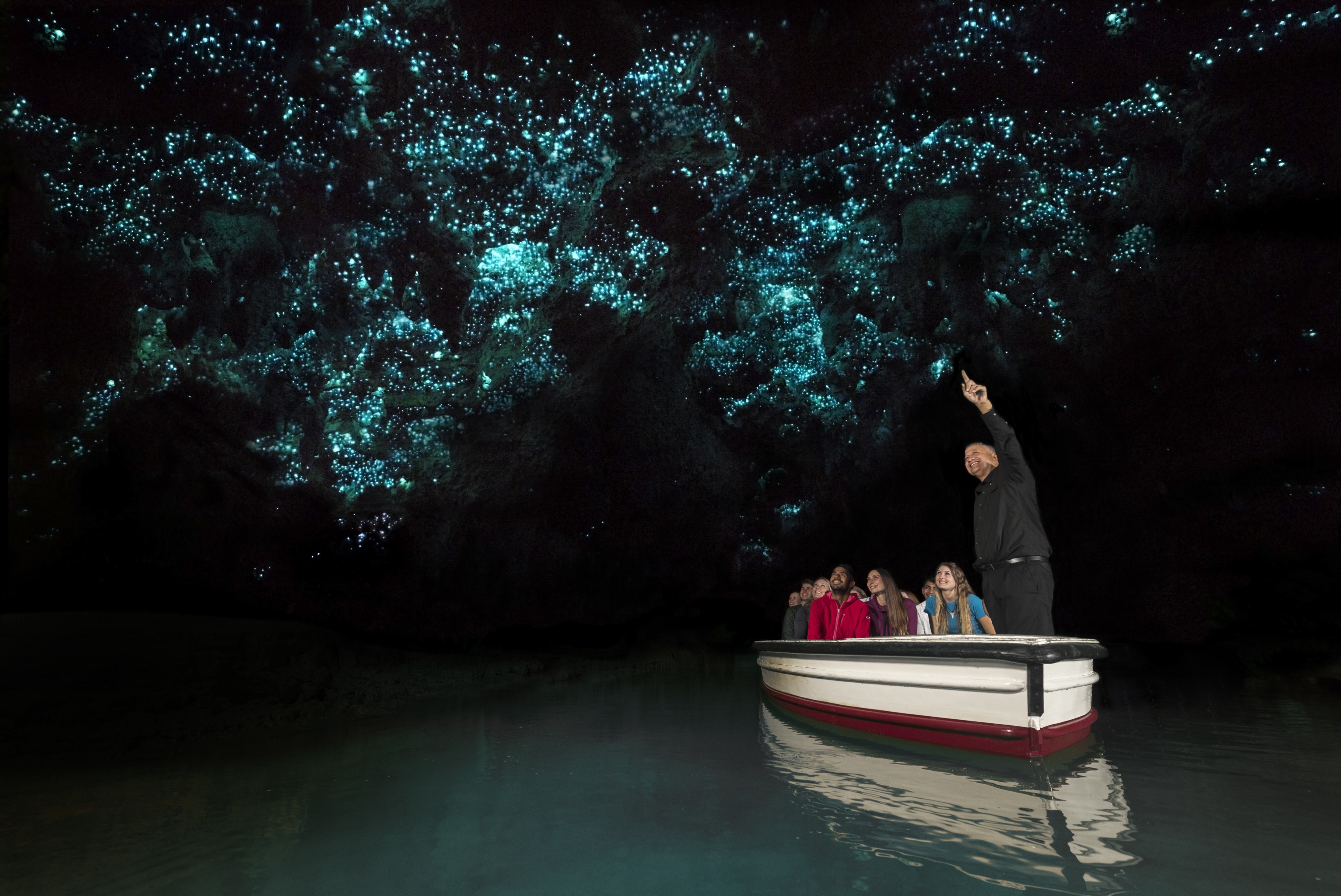 Nz waitomo glowworms 3 solo easygoing