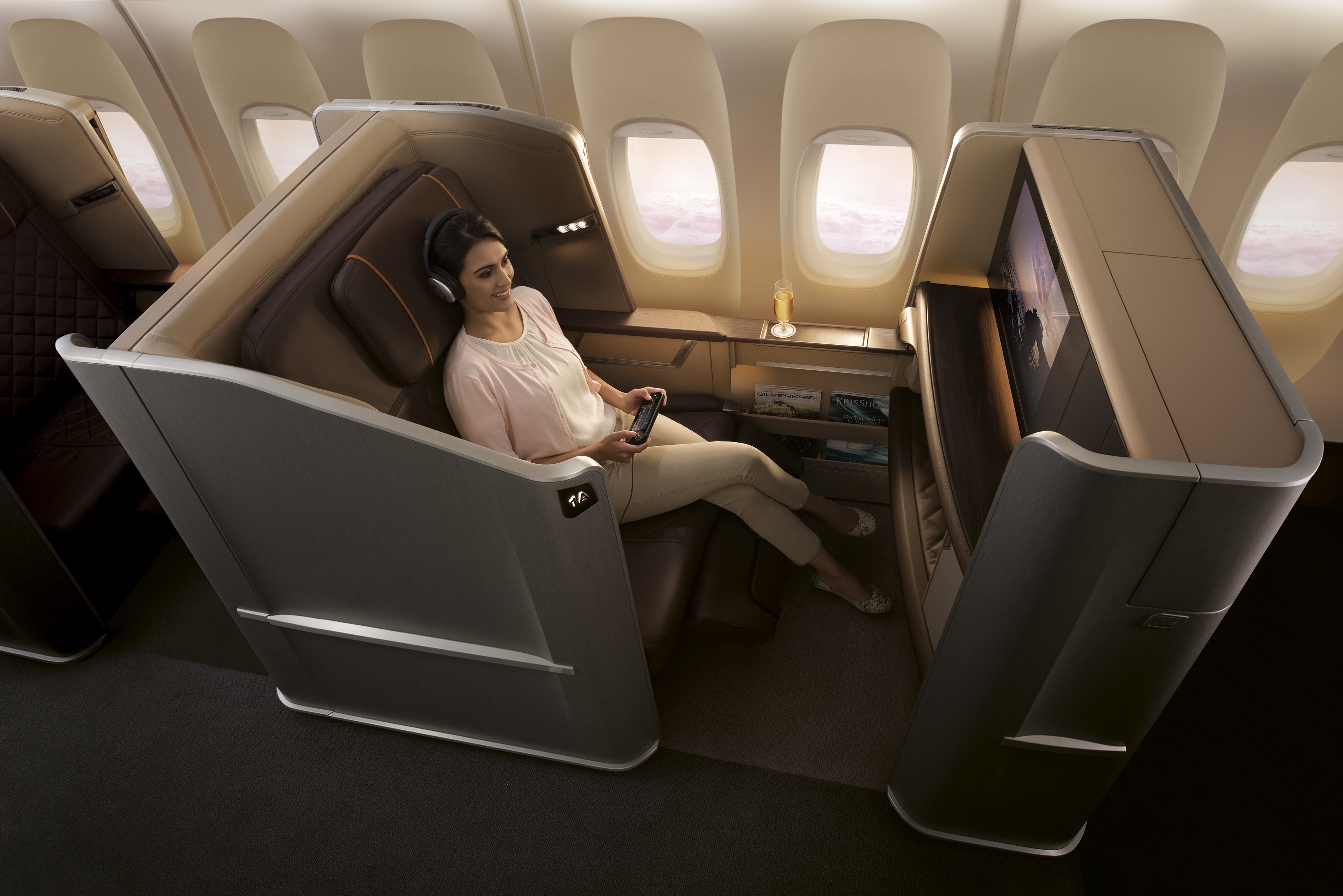 Bei Singapore Airlines genießen Sie in der Ersten Klasse Sitzunterhaltung