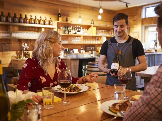 nz-queenstown-cottage-winery-partner-accommodation-comfortable