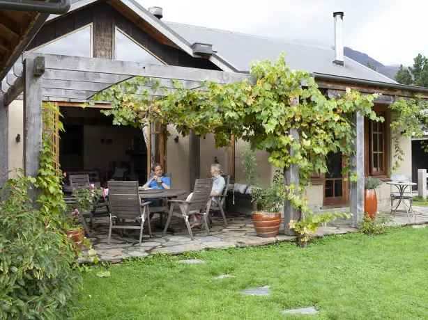 Neuseeland makarora wild earth lodge bed and breakfast unterkunft