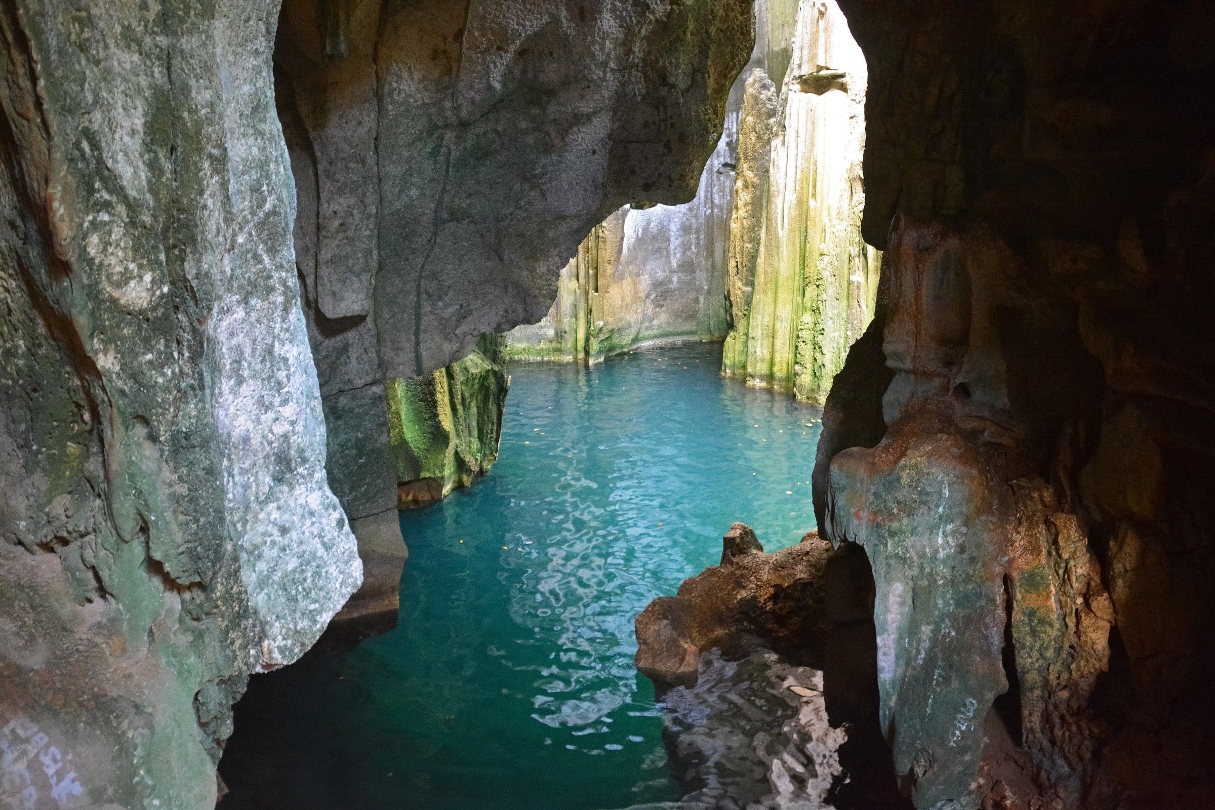 Blauwe lagune grotten in Fiji