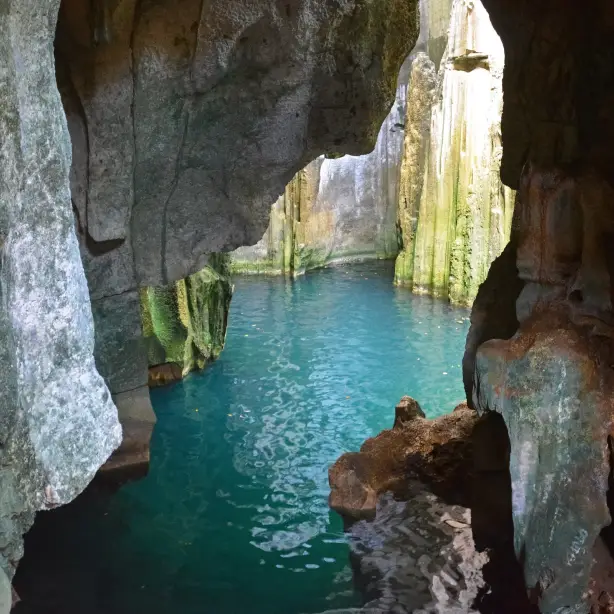 Blauwe lagune grotten in Fiji