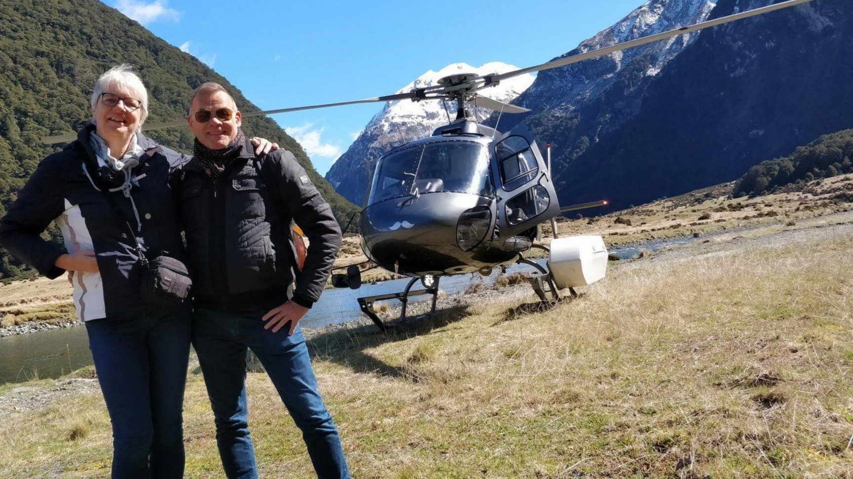 NZ wakker couple - helicopter