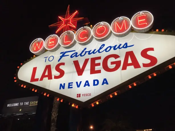 lit up Las Vegas sign at night