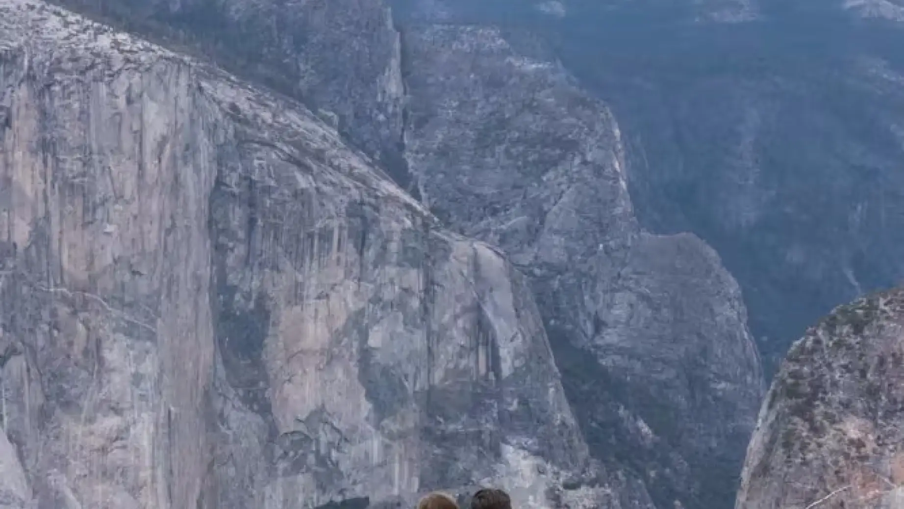Usa couple ca yosemite mark mialik unsplash