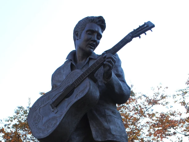 Statue of Elvis Presley in Memphis